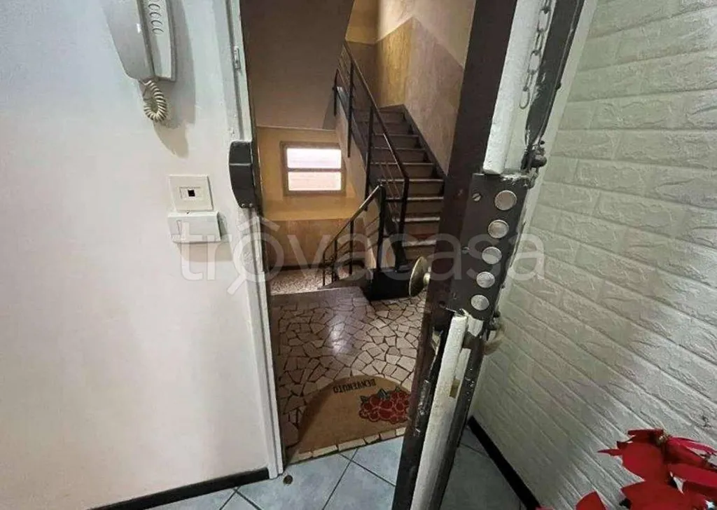 hallway_entrance