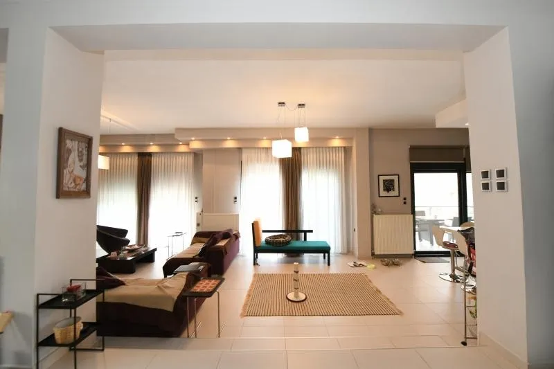 Séjour - Three-Bedroom House with Garden in Kallithea, Serres