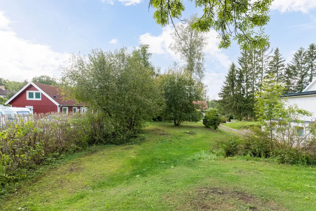 Aed - Freehold Plot with Building Potential in Skyttorp