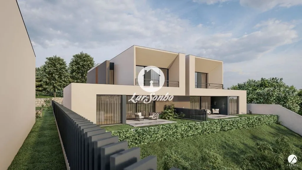 Contemporary Villa with Private Garden near Barcelos