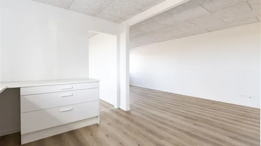 Pièces - Modernised Office with Showroom Potential in Vejle Øst