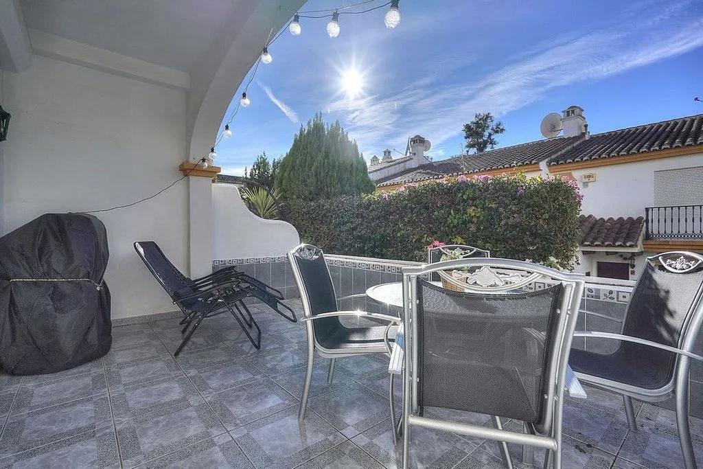 Terrass - Corner Semi-Detached House with Pool in Mijas Golf
