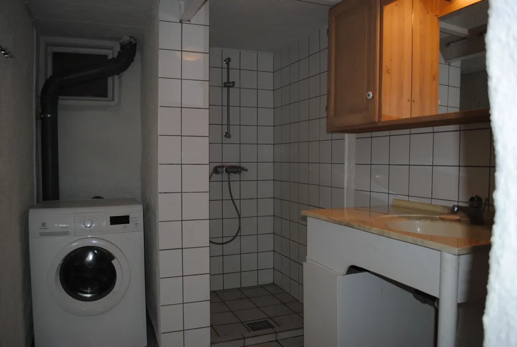 Pesuköök - Hybel with Basement in Farsø Area