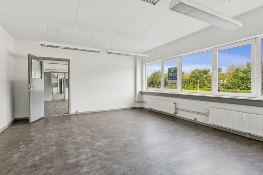 Kabinet - Office and Warehouse near E45 in Svenstrup J