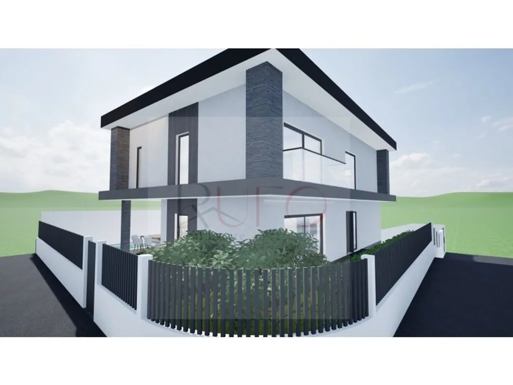 Detached House with Pool in Charneca de Caparica