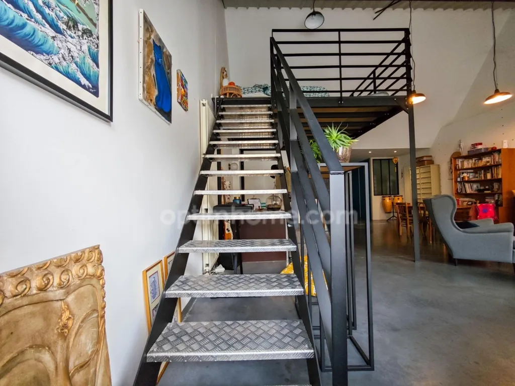 Rooms - Character Loft with Garage in Central Cholet