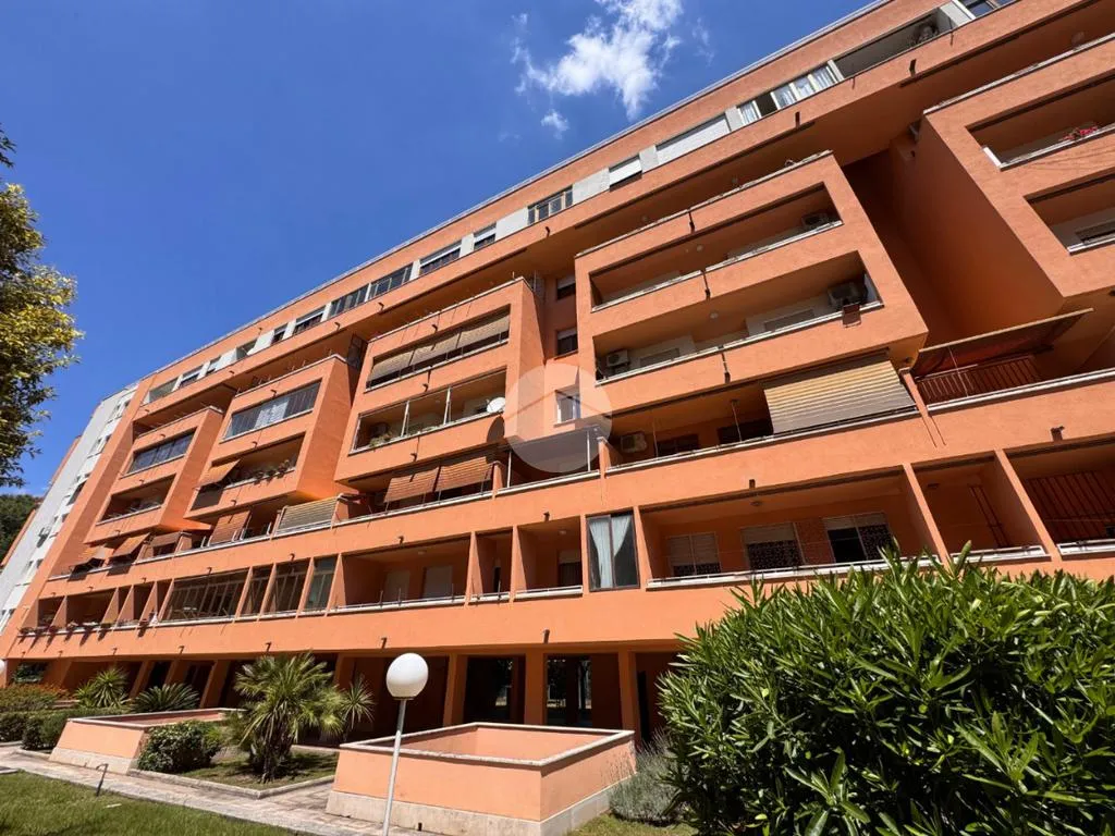 Esterno - Appartamento con balcone e posto auto a Roma