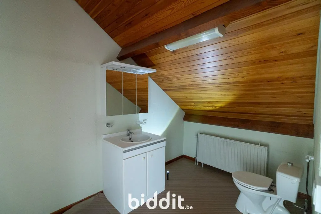 Pièces - Appartement de 2 Façades avec Visite Virtuelle au Centre