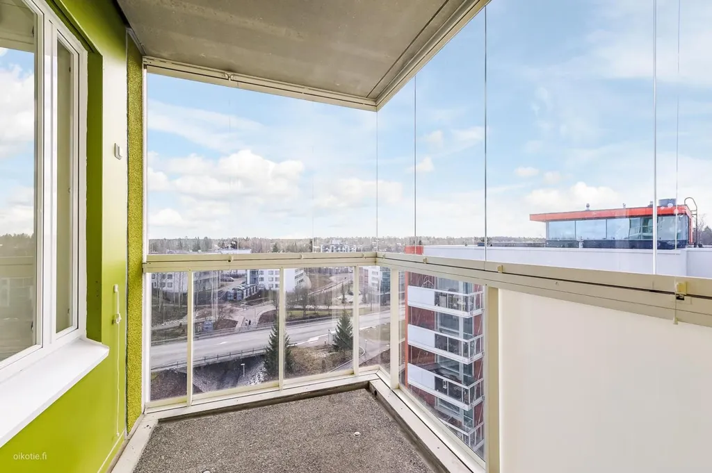 Rõdu - Spacious Duplex with Balcony in Asola, Vantaa