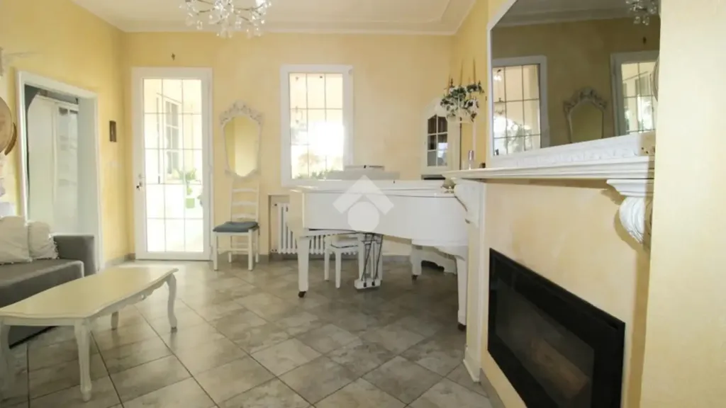 Living Room - Rustic Villa with Garden in Cesena