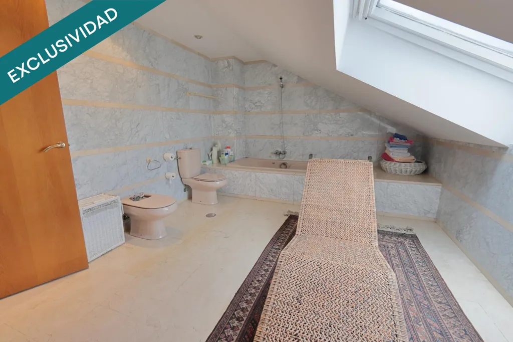 Salles de bain - Bright Penthouse with Terrace in Bembibre