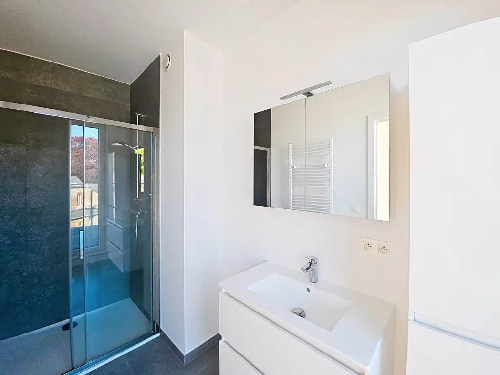 Bagni - Contemporary Flat with Terraces in Green Setting