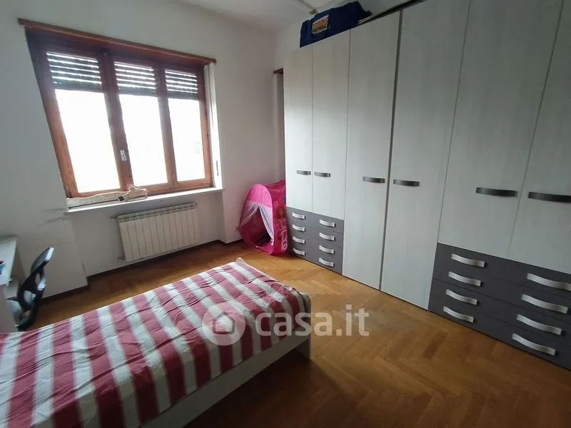 Chambres - Four-Room Apartment with Garden in Mathi