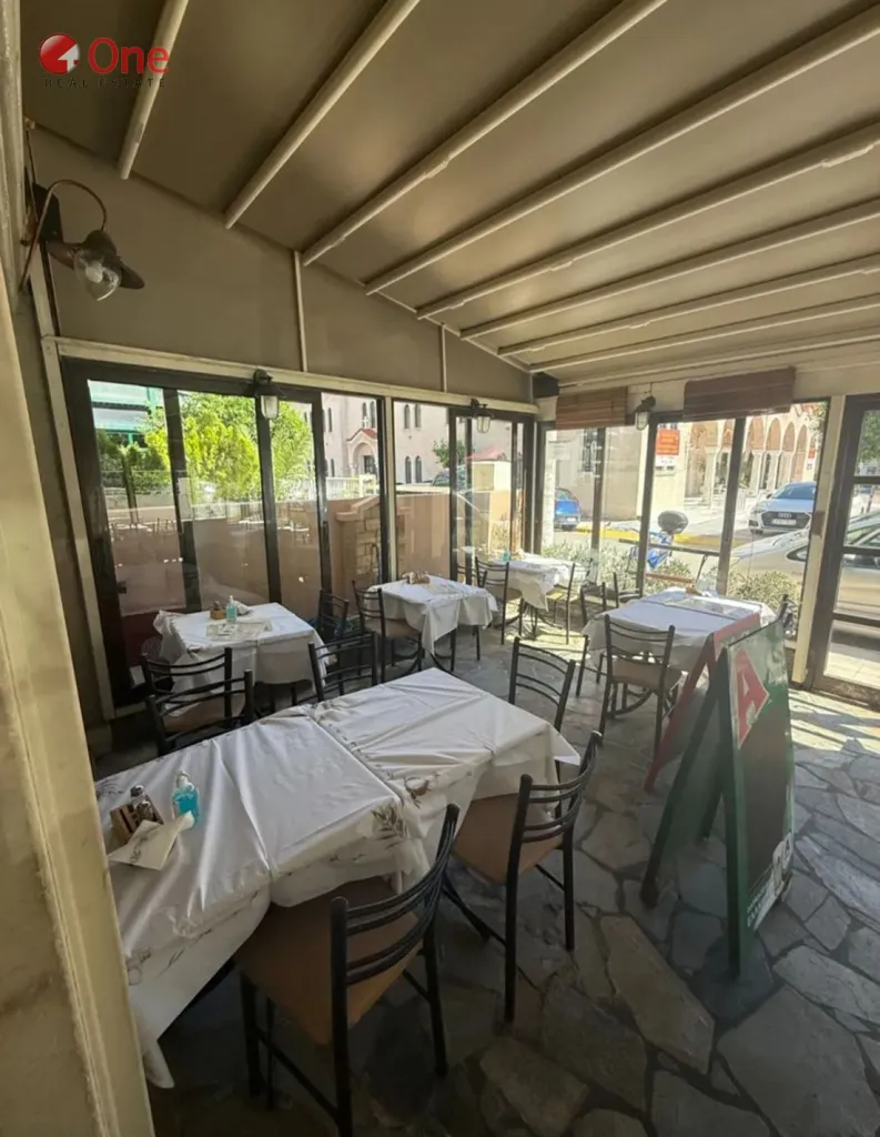 Terrazza - Shop with East-Midday View in Peristeri Centre