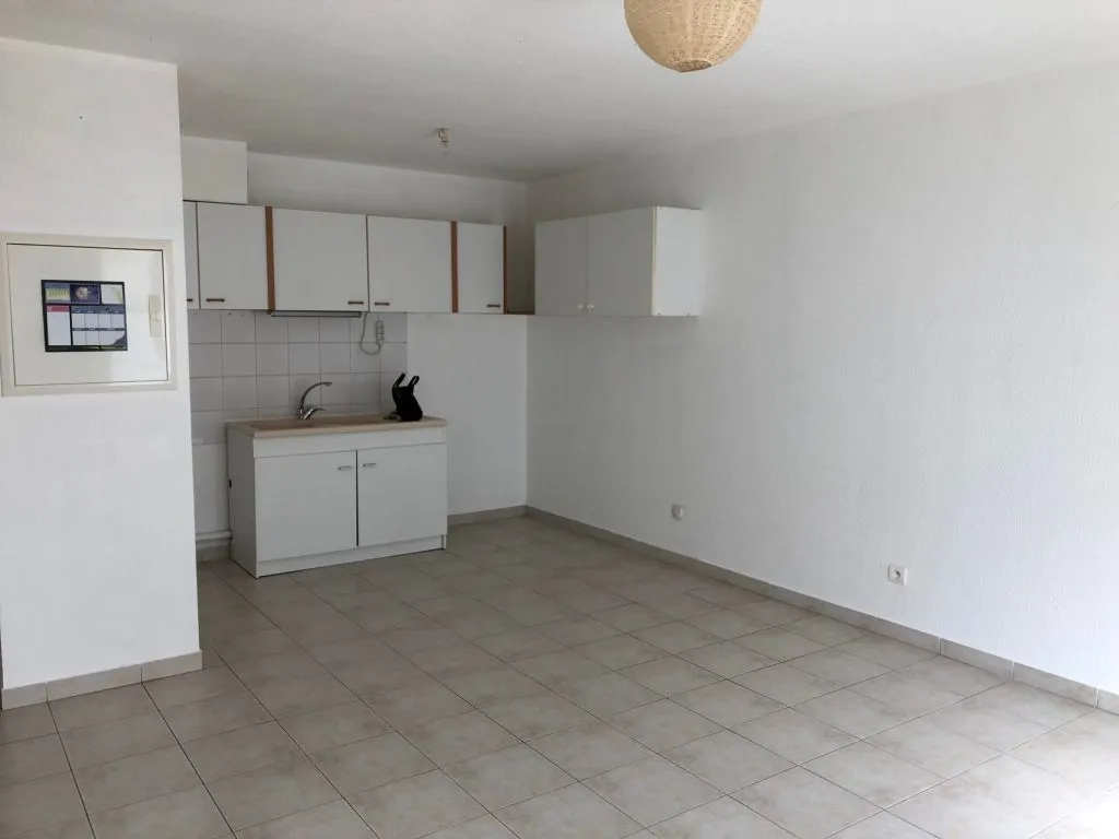 Cucina - Two-Room Apartment with Parking in Residence