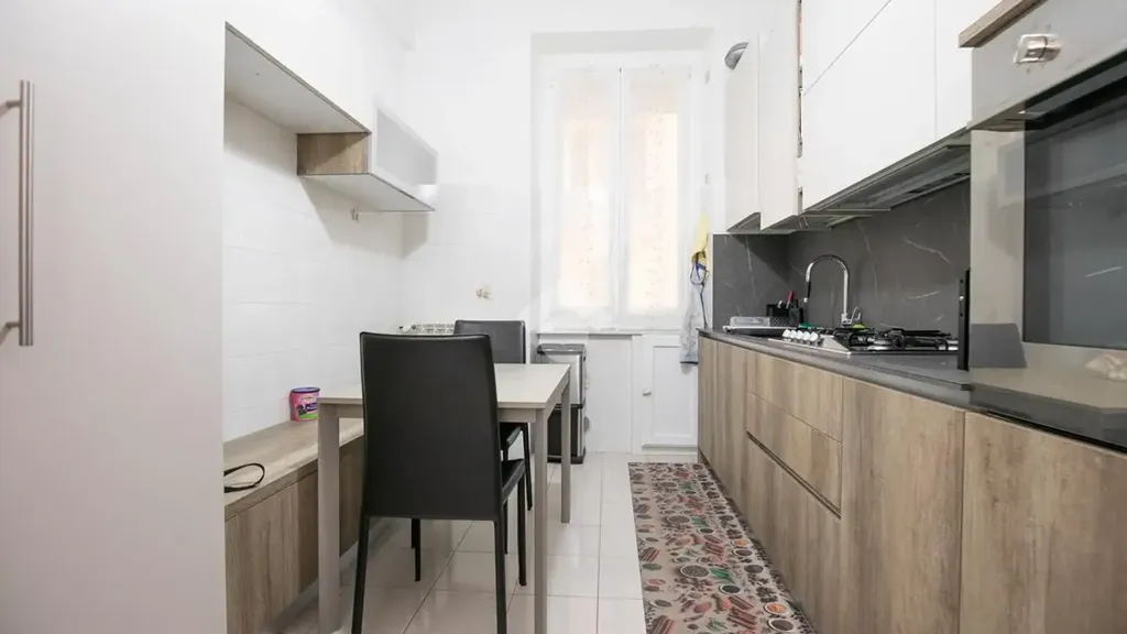 Cuisine - Rustic-Style Apartment with Central Location in Genoa