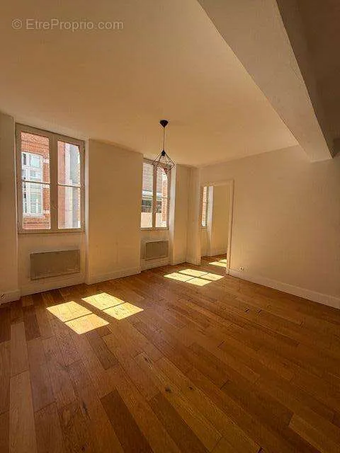 Séjour - Appartement T3 au Cœur des Carmes à Toulouse