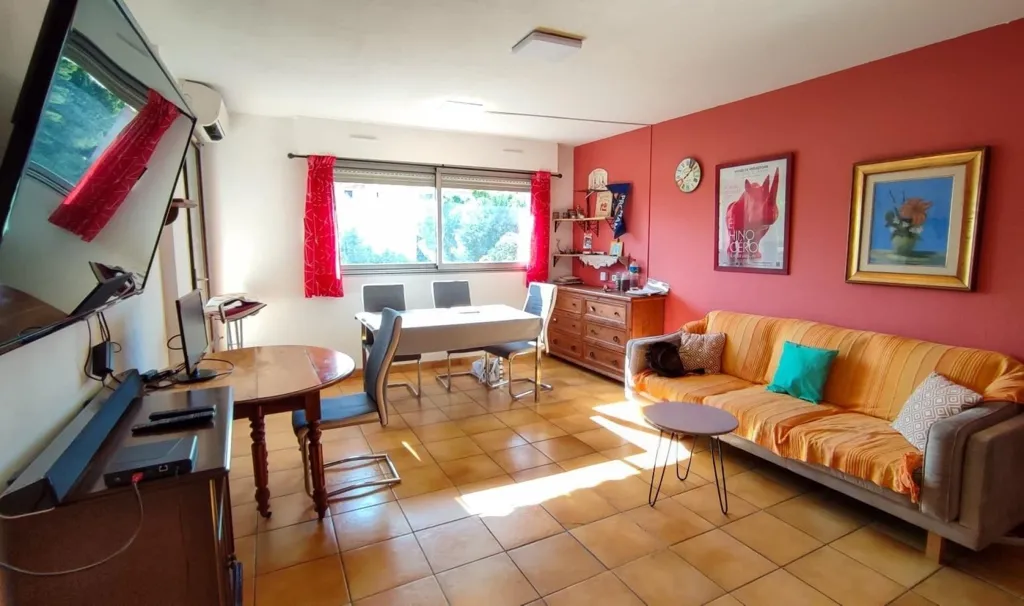 Soggiorno - Furnished Flat with Balcony in Jas-de-Bouffan