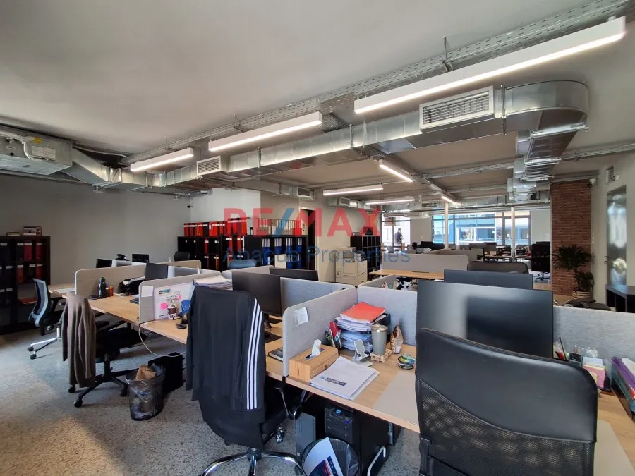 Studio - Commercial Space with Harbour View in Piraeus