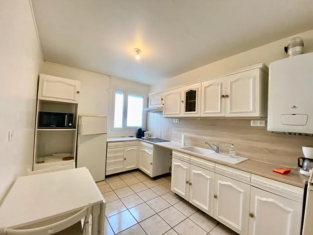 Cuisine - Appartement Meublé avec Jardin à Fontenay-le-Fleury