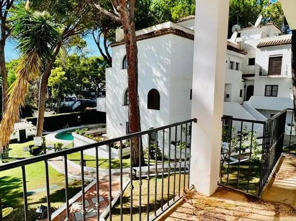 Terrazza - Refurbished Apartment with Pool in Marbella