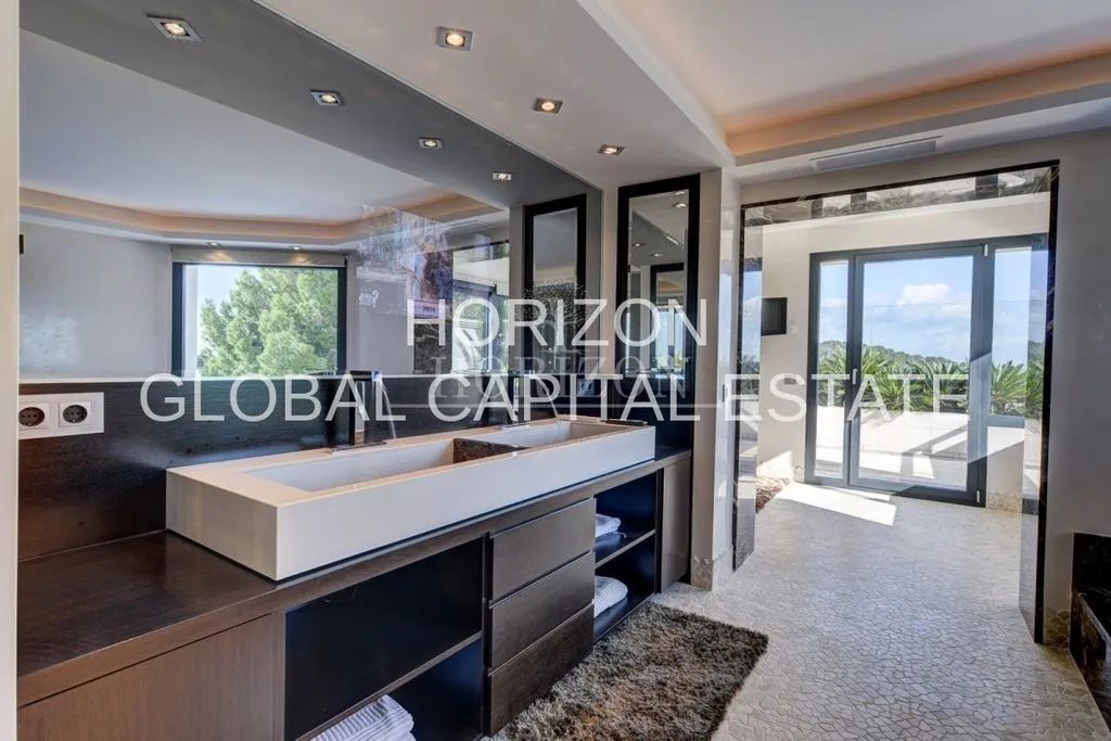 Vannitoad - Luxury Villa with Sea View in Bendinat