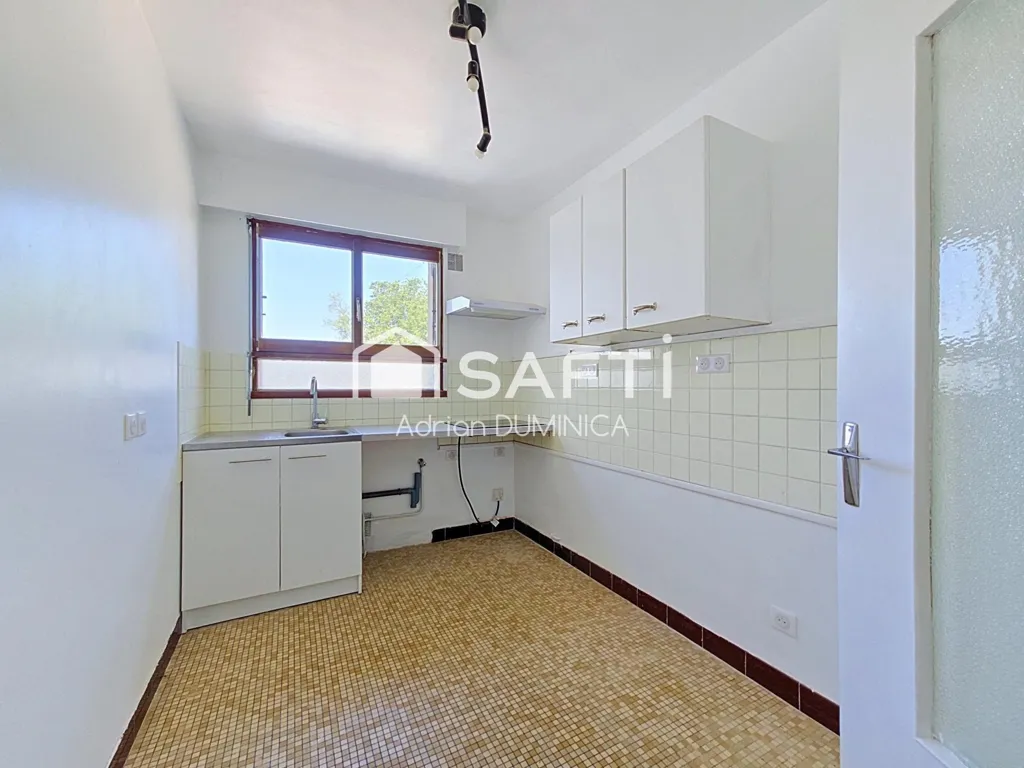 Cucina - T3 Apartment with Balcony in Poissy