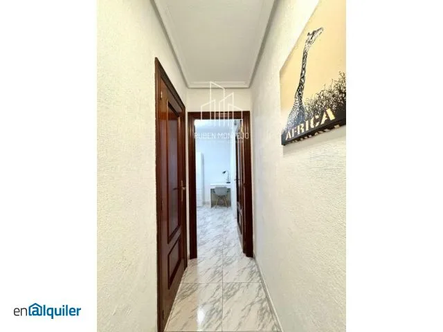 Esik - Student Flat with Terrace near Corte Inglés