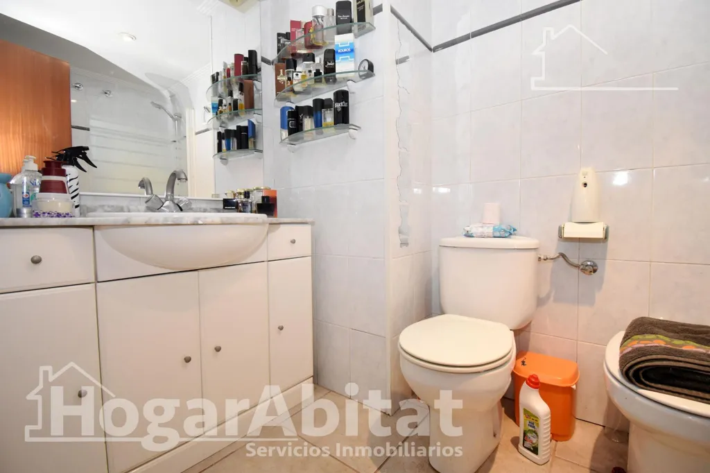 Salles de bain - Spacious Corner Flat with Garden View in Castellón