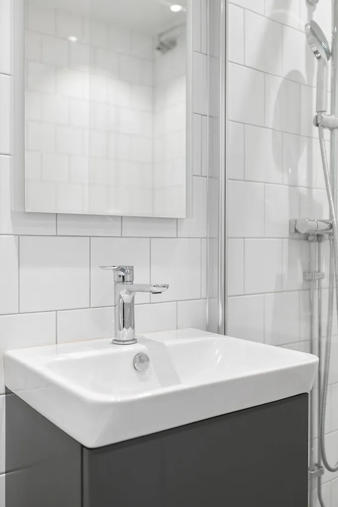 Bathrooms - Modern Flat with Balcony in Mariekäll