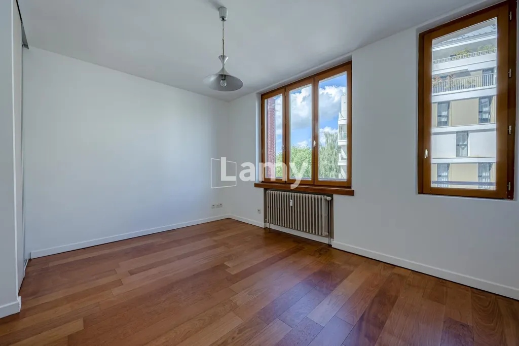 Rooms - Traversant Apartment with Balcony in Annecy