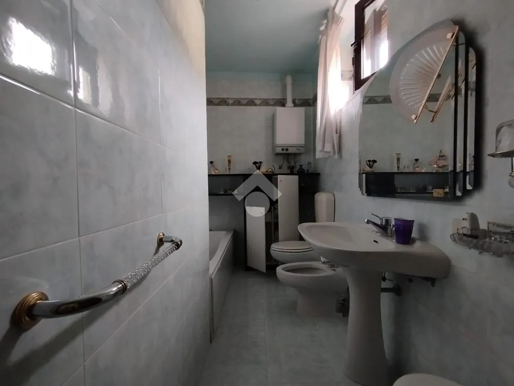 Bathrooms - Semi-detached House with Garden in Santorso