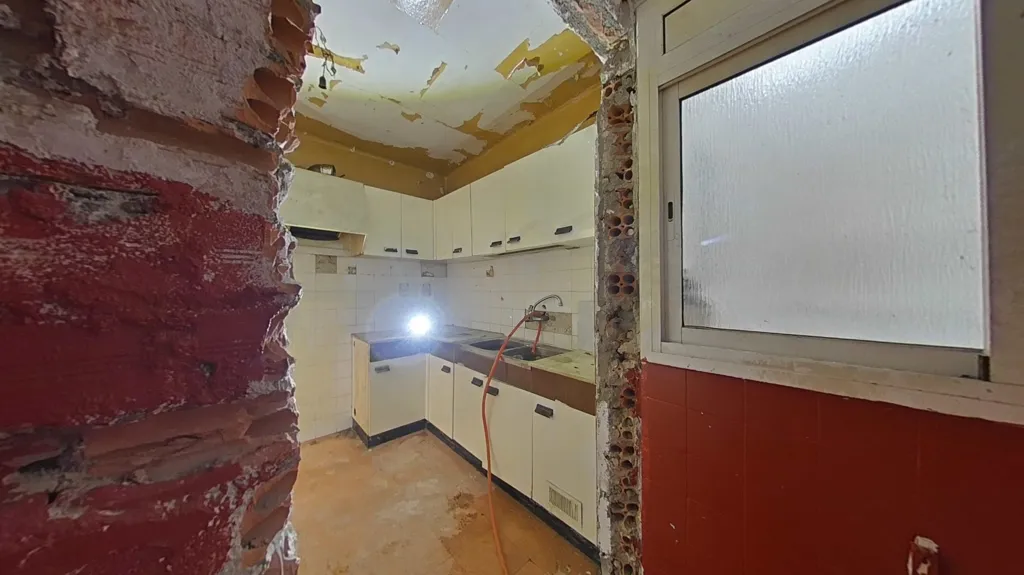 Kitchen - Apartment with Terrace in Terrassa, Barcelona