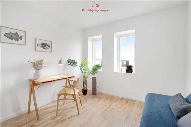 Office - Apartment with West-Facing Terrace in Aalborg
