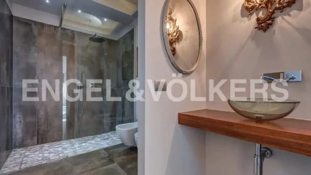 Salles de bain - Contemporary Villa with Lake View in Civate