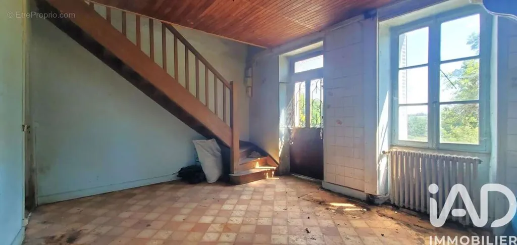 Maison en Pierre avec Vue sur Vallée à Combressol