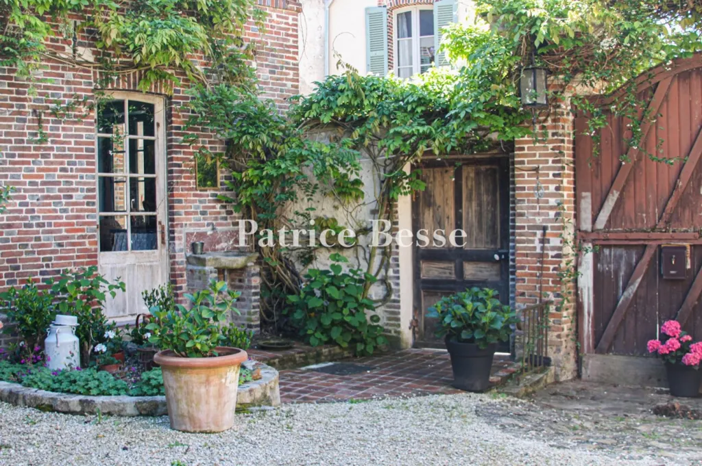 Jardin - Relais de Poste du 19e avec Jardin à l'Yonne