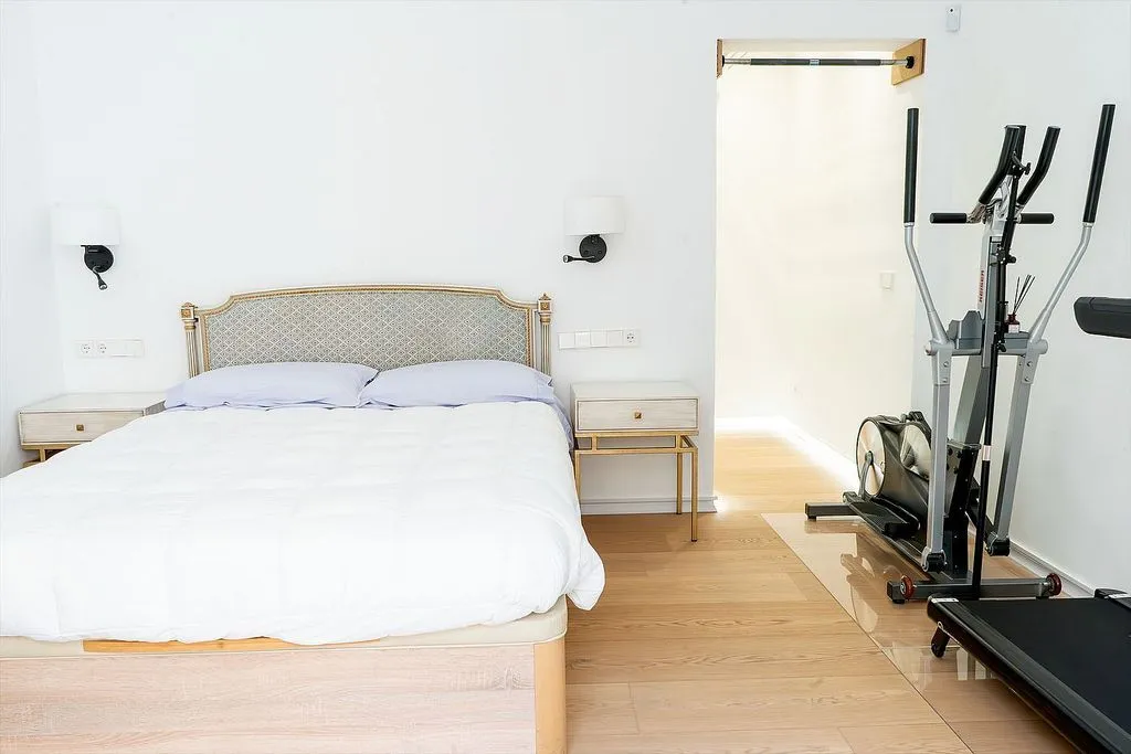 Chambres - Fully Renovated Flat with Balcony in Trafalgar