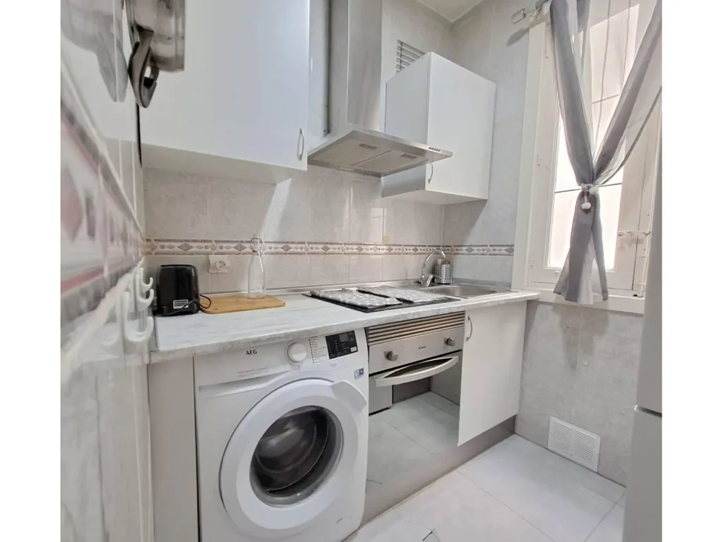Cuisine - Furnished Flat in University-Malasaña, Madrid