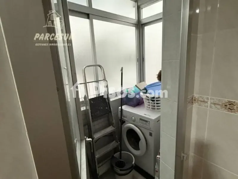 Pesuköök - Student-Friendly Flat with Terrace in Poniente-Sur