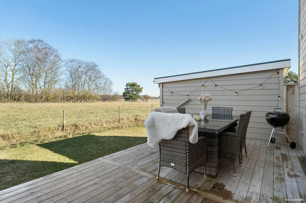 Terrass - Cozy Apartment with Garden in Häljarp