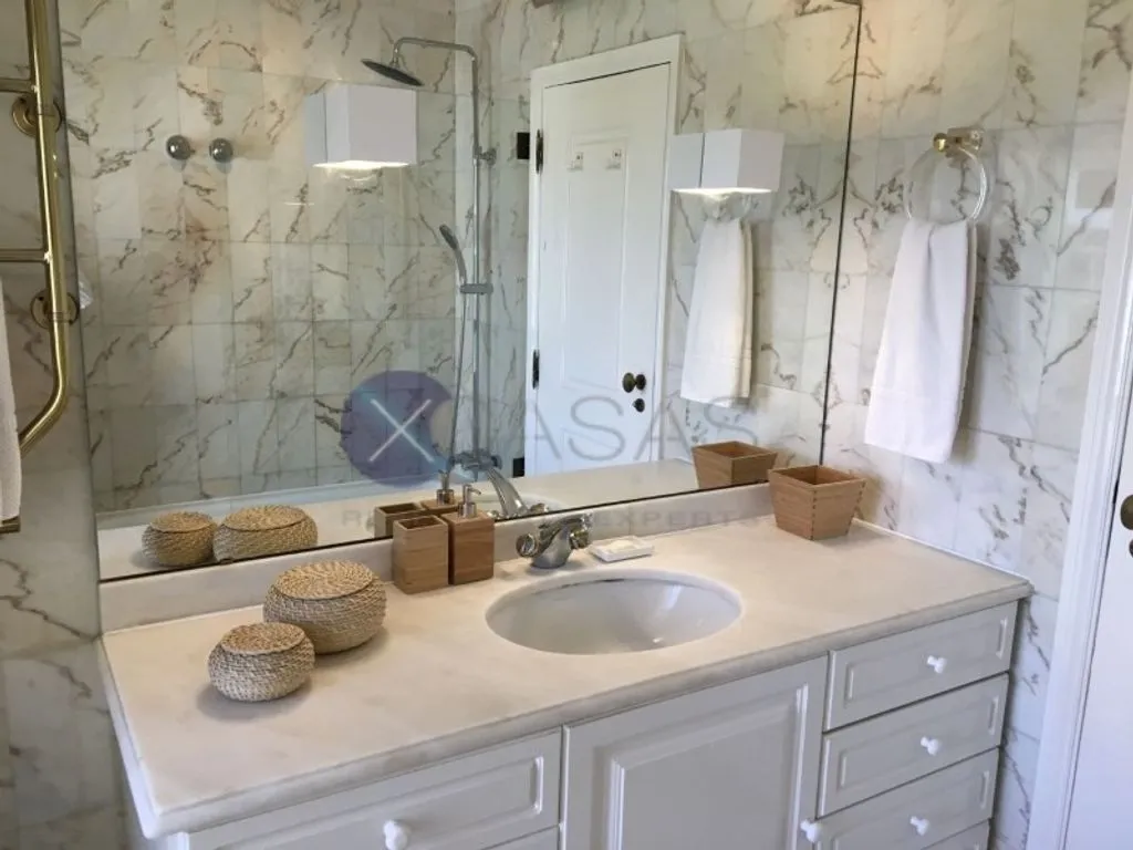Vannitoad - Penthouse with Sea View in Estoril