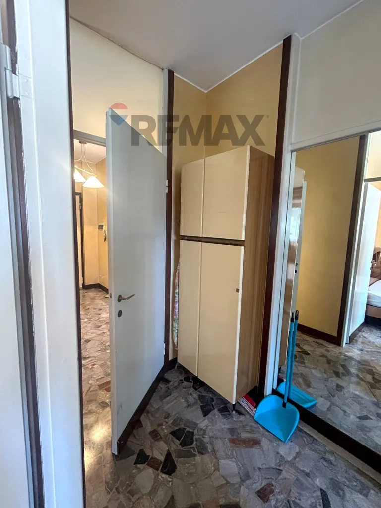 Esik - Ground Floor Flat with Terrace in Brembate di Sopra