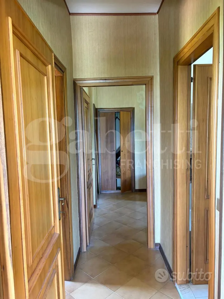 Esik - Four-Room Apartment with Balcony in Rivodutri
