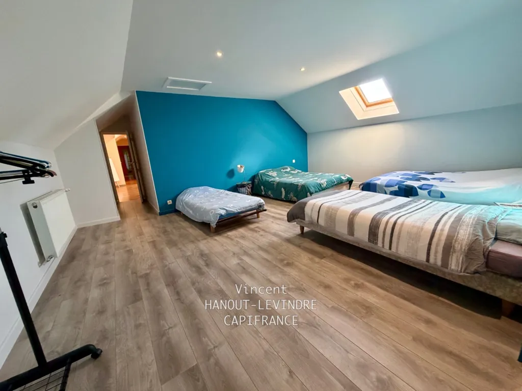 Magamistoad - 10-Piece House with Indoor Pool in Tiercé