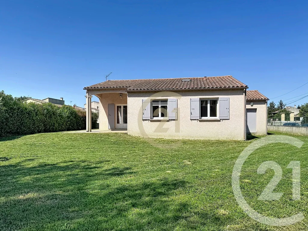 Exterior - Villa with Garden in Aramon