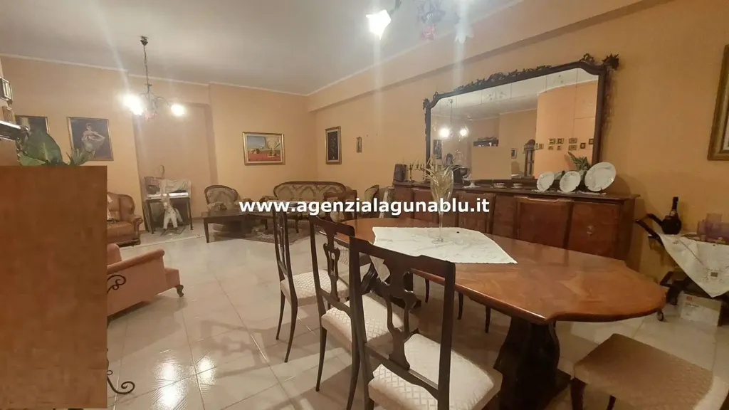 Söögituba - Spacious Apartment with Garage in Mazara del Vallo