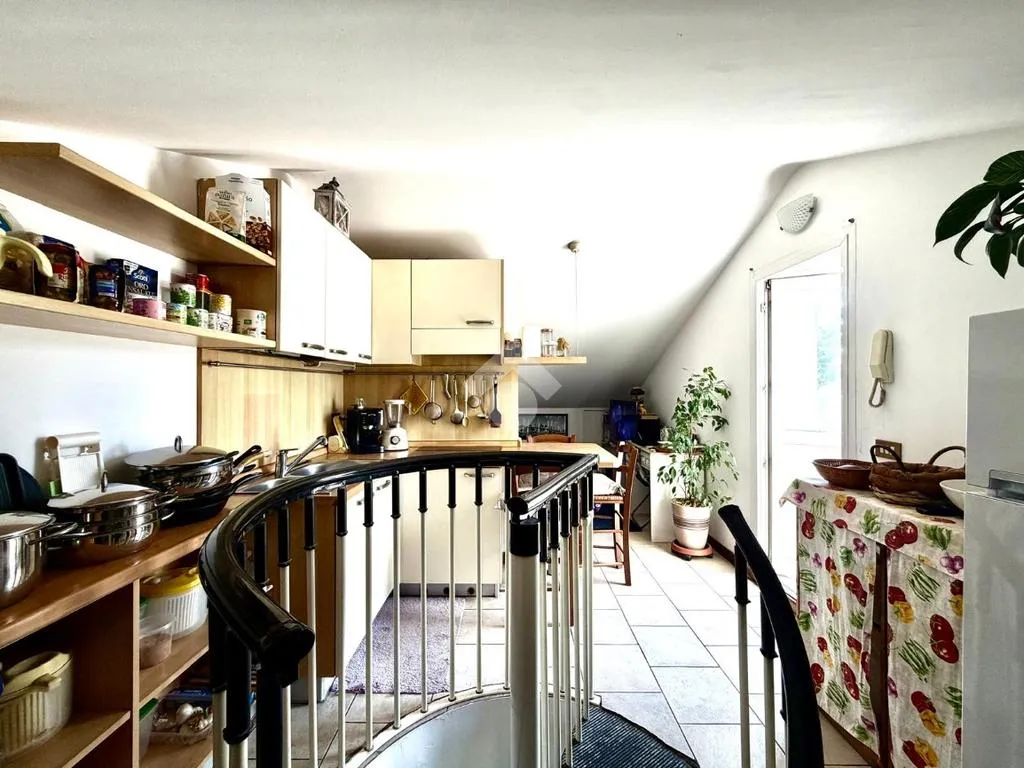 Cucina - Three-bedroom Apartment with Balcony in Brescia