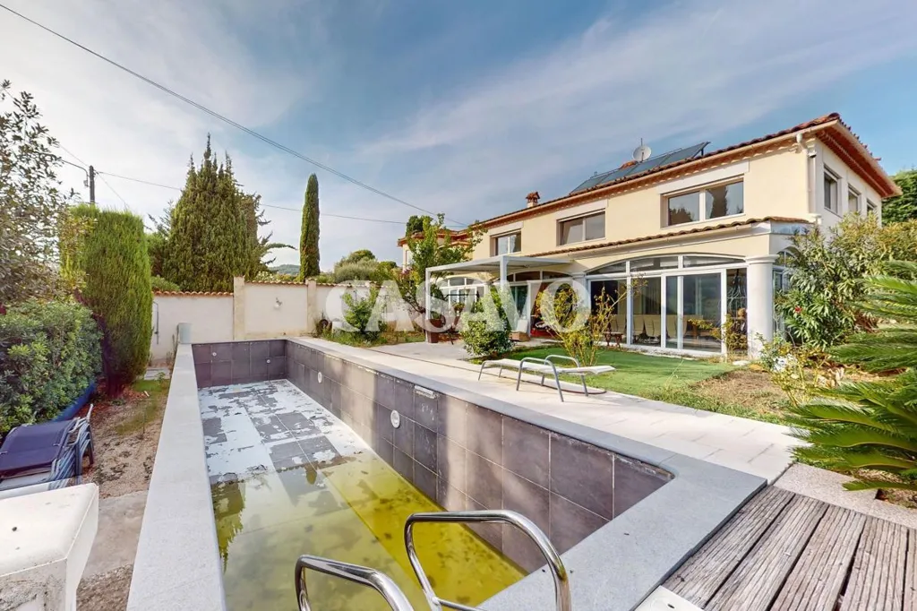 Piscina - Villa with Pool in Antibes