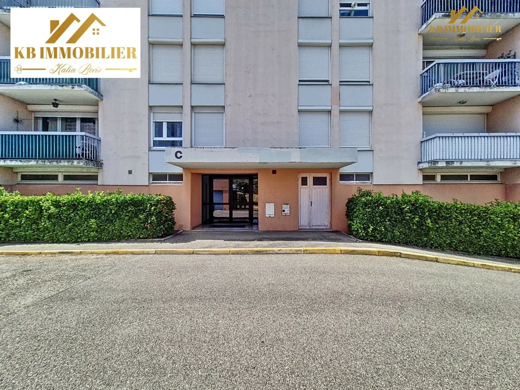 Extérieur - Appartement 5 Pièces avec Terrasse à Privas